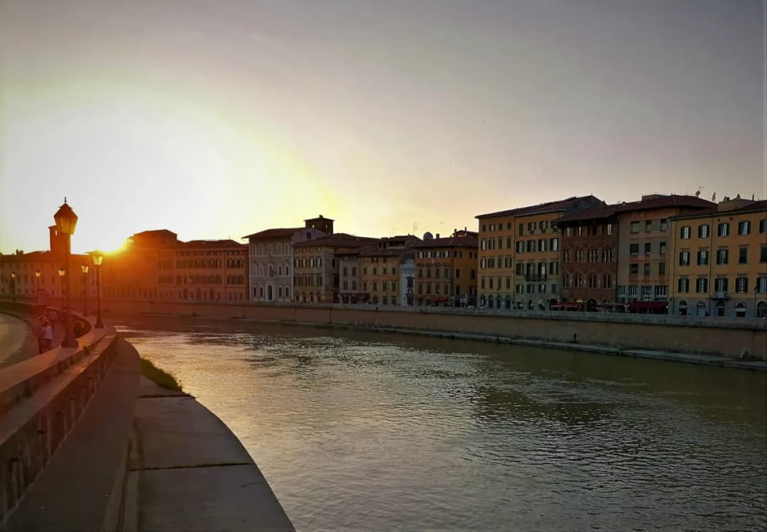 Gdzie zjeść pizzę w Pizie? Odkryj lokalne perełki i unikaj pułapek turystycznych