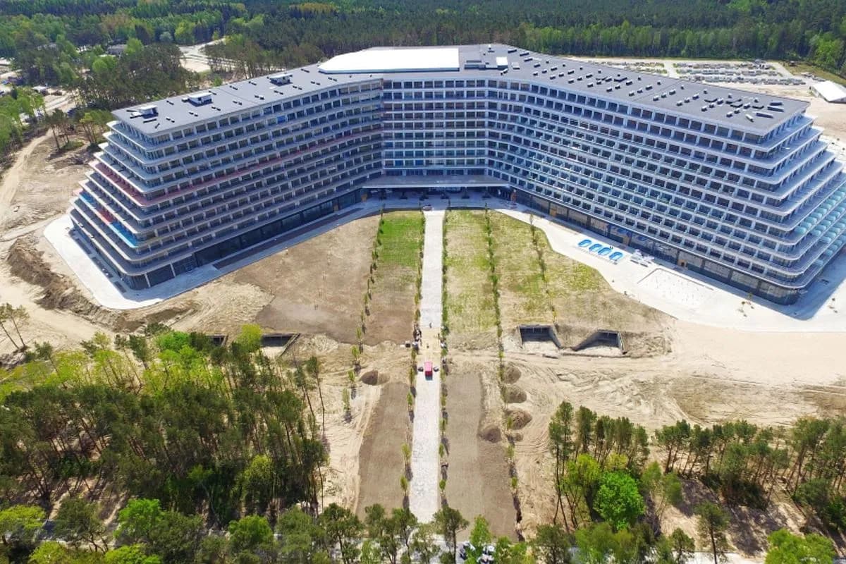 Kiedy otwarcie hotelu w Pobierowie? Sprawdź szczegóły i postęp budowy